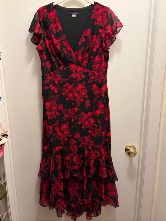 Tommy Hilfiger Dresses & Skirts - Tommy Hilfiger Black Midi Dress with Red Floral Print